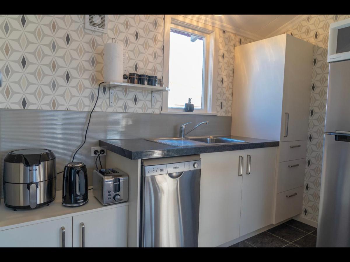 Te Anau Holiday Home - Free Wifi - Free Bikes & Kayaks - Short Walk To Lake & Town - Top Views Экстерьер фото